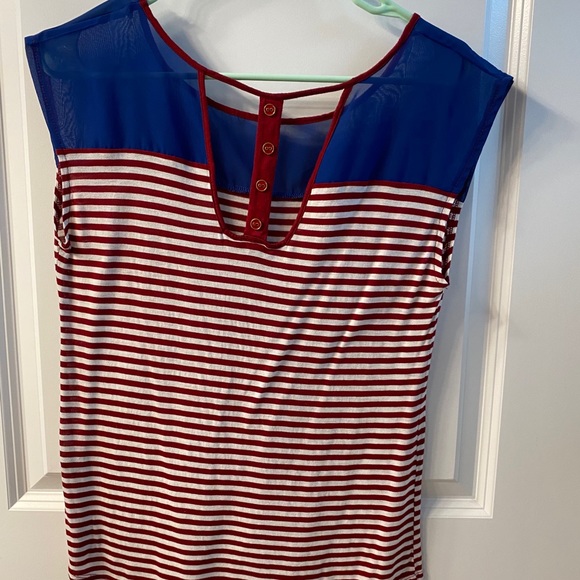 Top - Picture 2 of 2